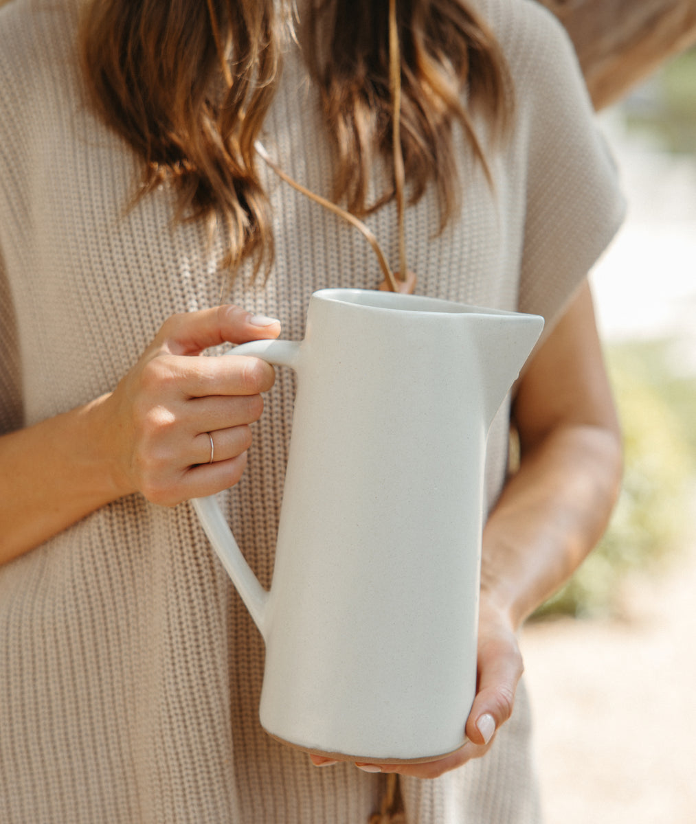 北へ。white illumination　PURE　PORTRAIT Blanco Pitcher – Casa Zuma