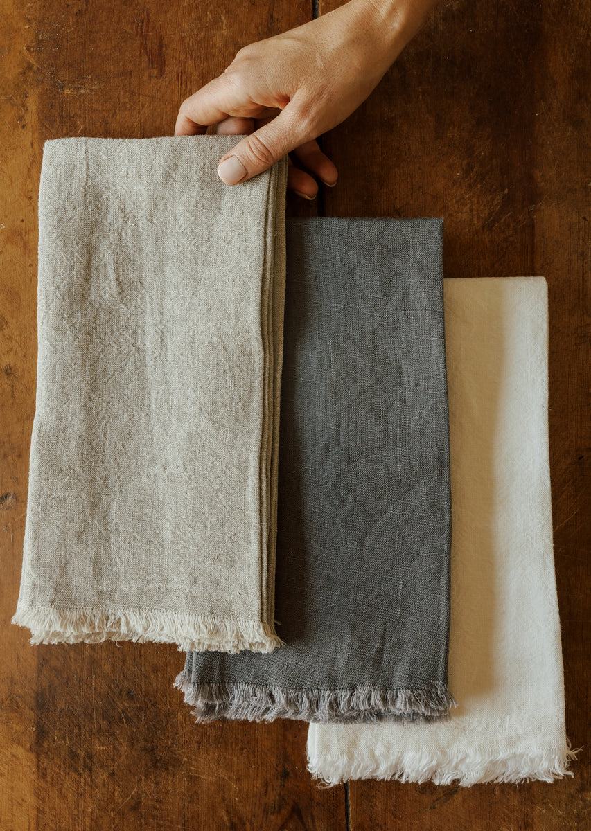 Casa Zuma - Oversized Frayed Linen Napkins (Whitewash), Set of 4